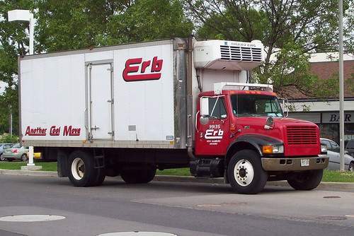 Erb Transport 99135 International 4900 single axle reefer straight