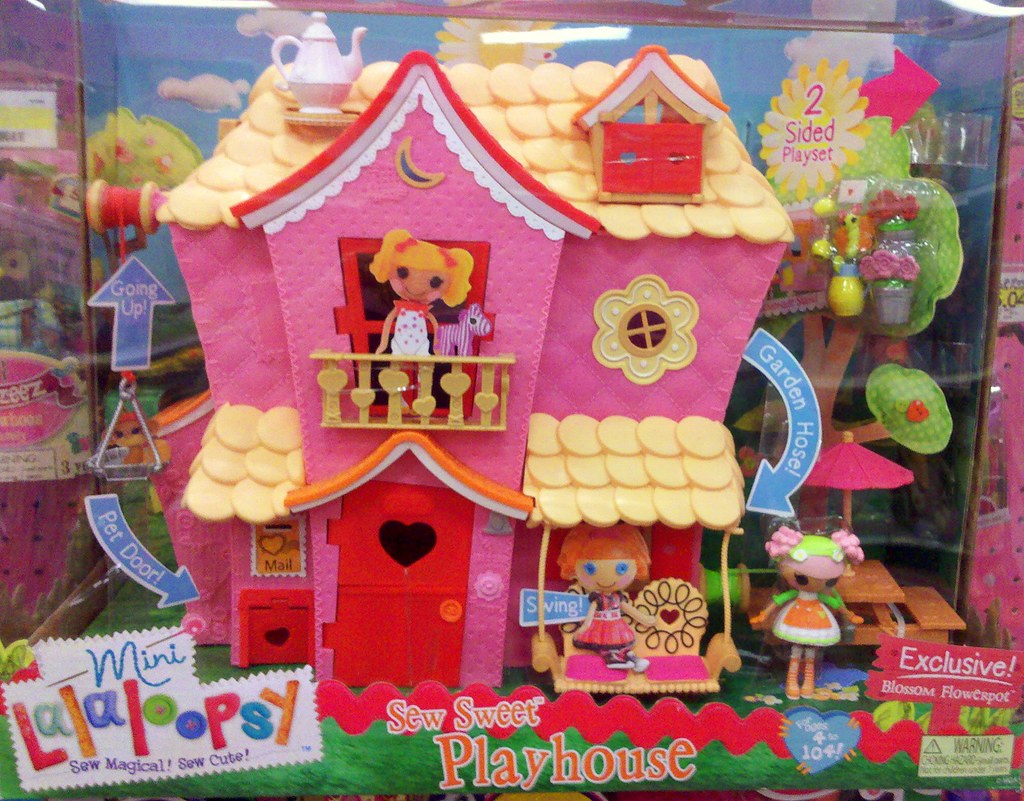 Lalaloopsy Playhouse The girls finally got a decent house.… Flickr