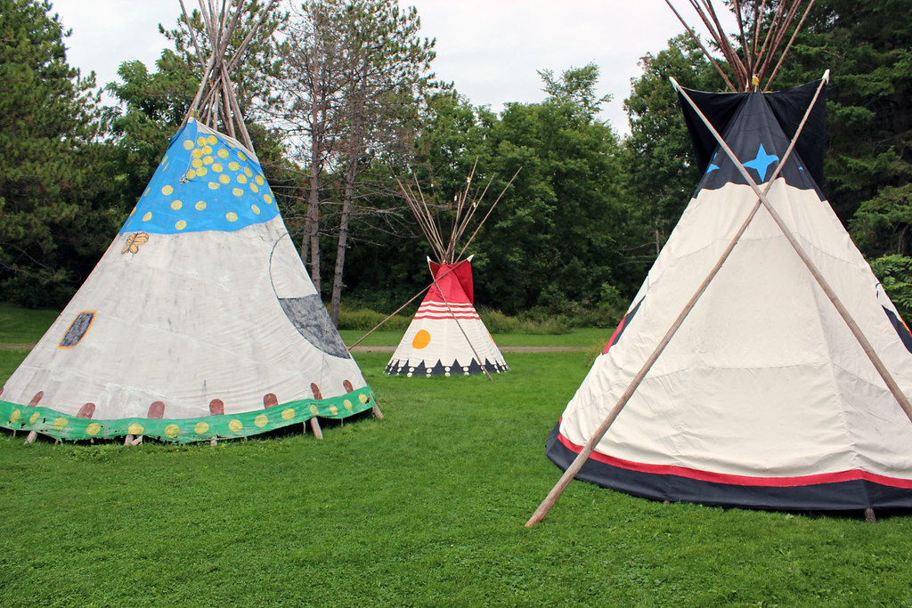 Whetung Ojibwa Crafts and Art Gallery, Curve Lake, Ontario… Flickr