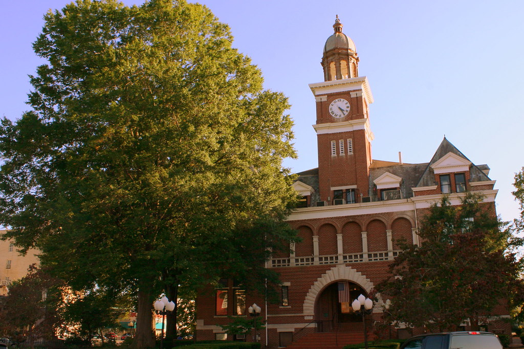 Henry County Courthouse Paris, TN This Courthouse was bu… Flickr