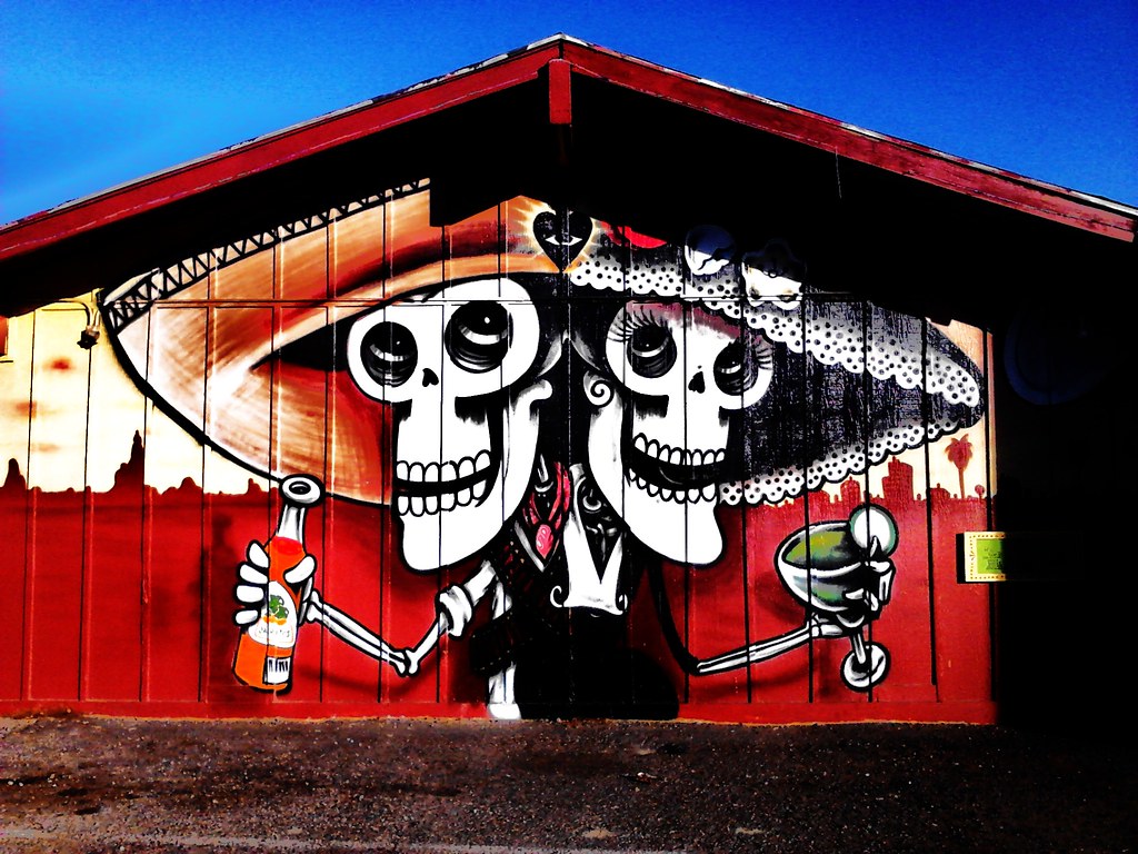 Phoenix graffiti ladies and drinks SYD_AZ Flickr