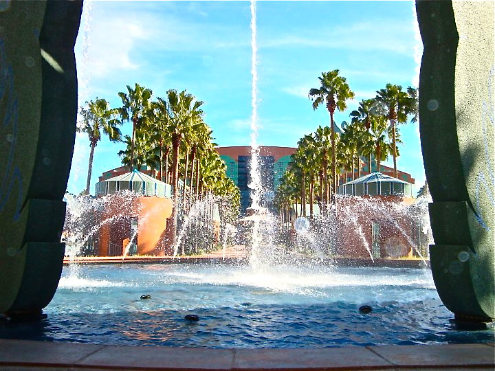 Dolphin Resort Fountain looking at the Swan Hotel Disney… Flickr