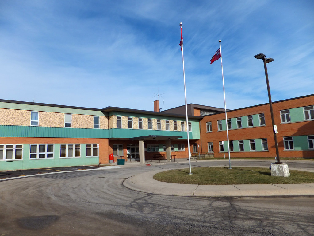 Main entrance (Hamilton Psychiatric Hospital) Joe Flickr