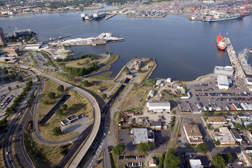 _BBP4558 MidTown Tunnel from the Norfolk side...(Photo by … Flickr