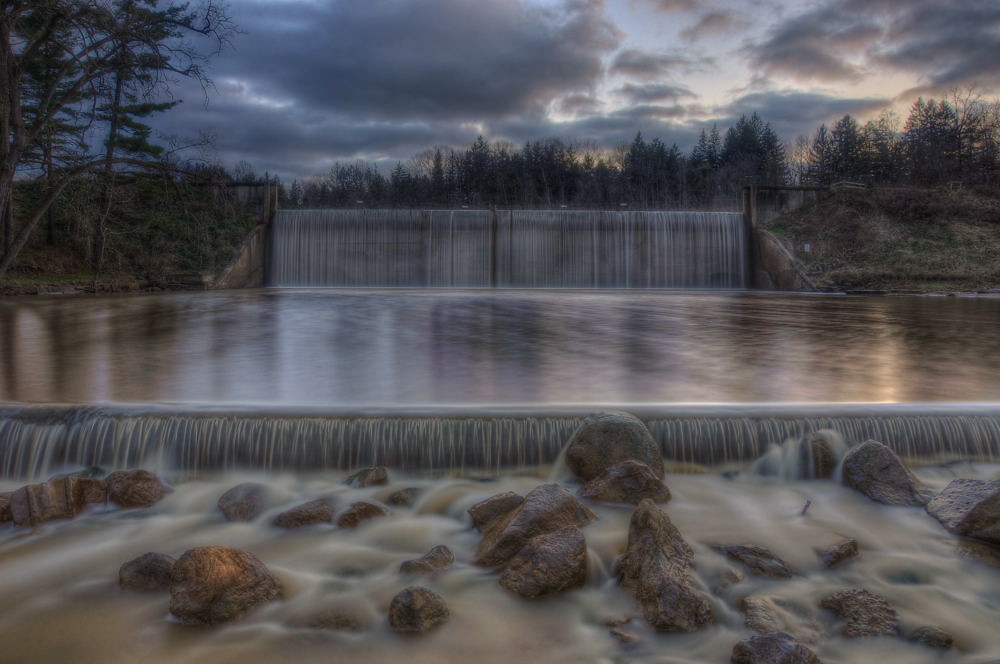 Hinckley Spillway Sunset Hinckley Reservoir in the Hinckle… Flickr