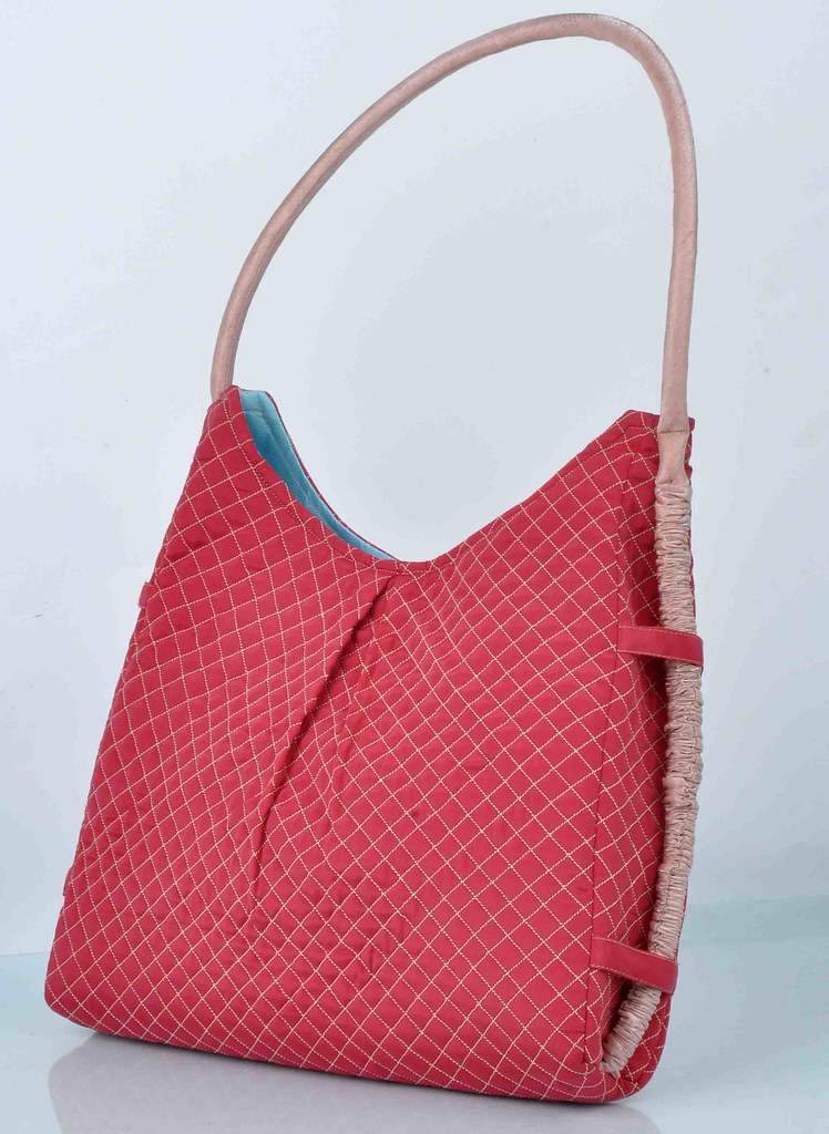 Quilted bronzeberry shoulderbag Quilted fabric handbag in … Flickr