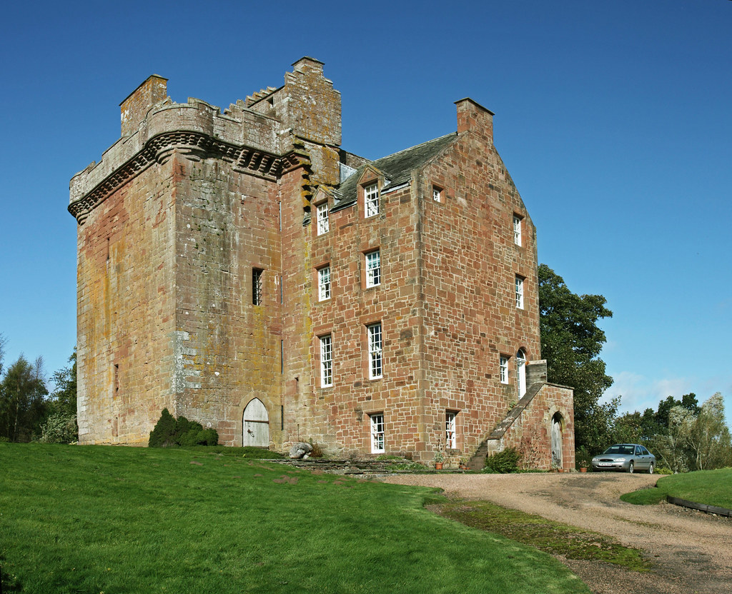 Inverquharity Castle (2) As you approach Inverquharity Cas… Flickr