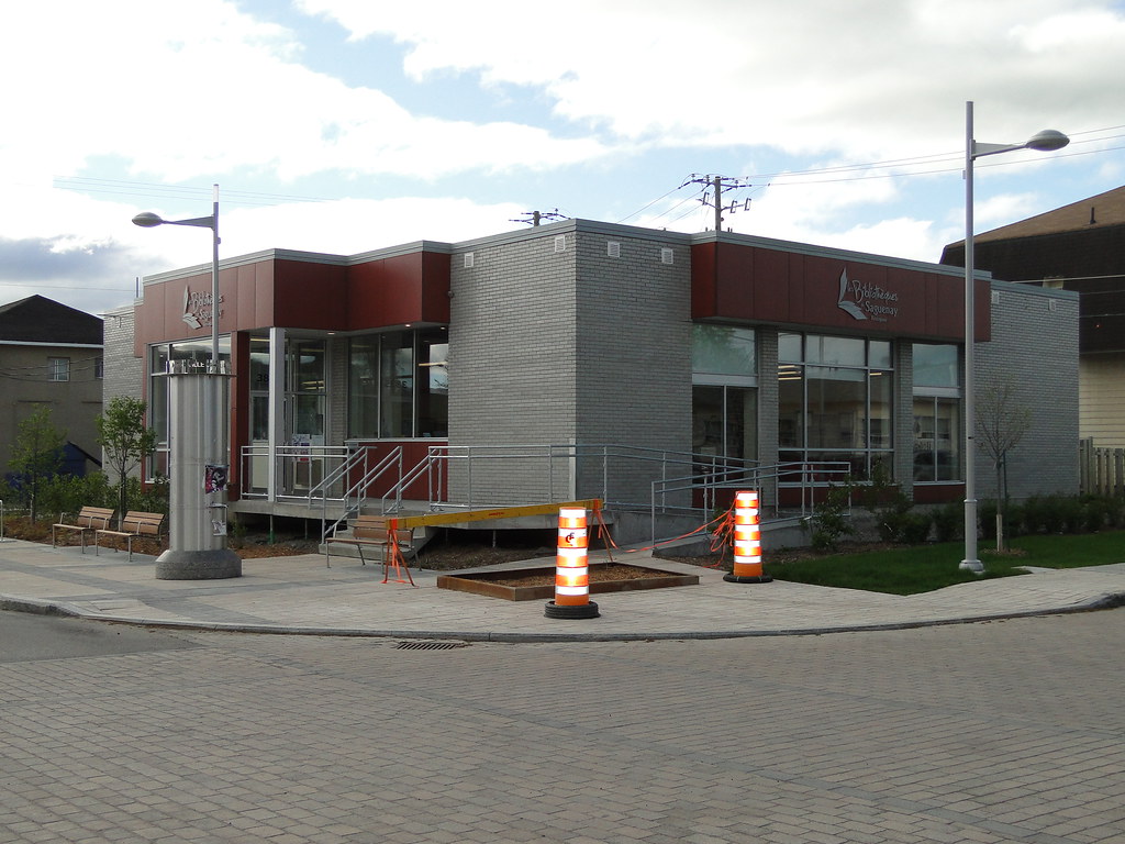 Façade Bibliothèque de Kénogami, Saguenay, Québec, Canad… Flickr