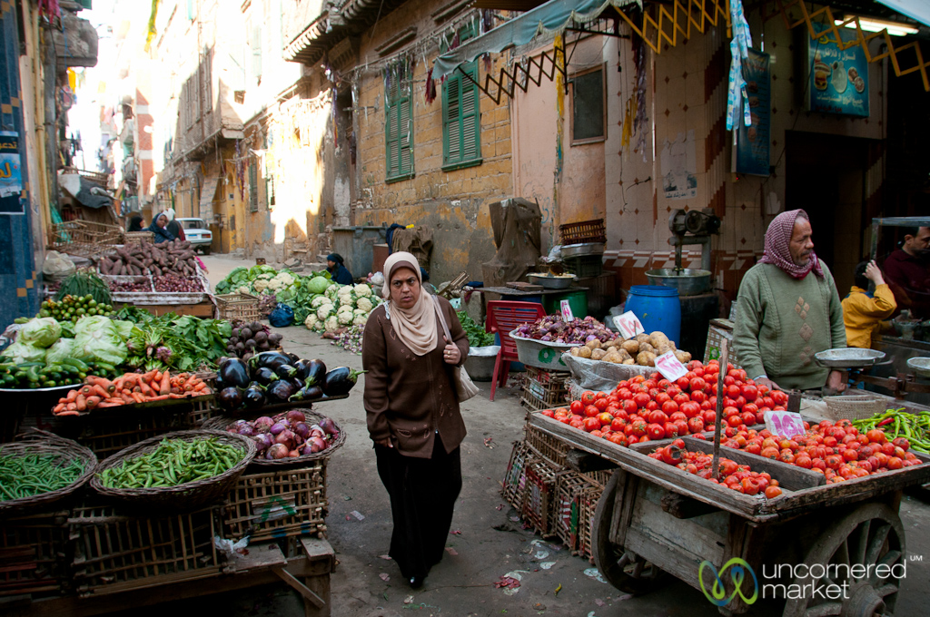 Street Market in Alexandria, Egypt Street food market in A… Flickr
