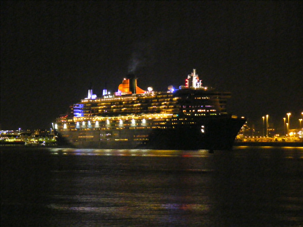Queen Mary 2 at Night... Southampton Docks Gillian Thomas Flickr