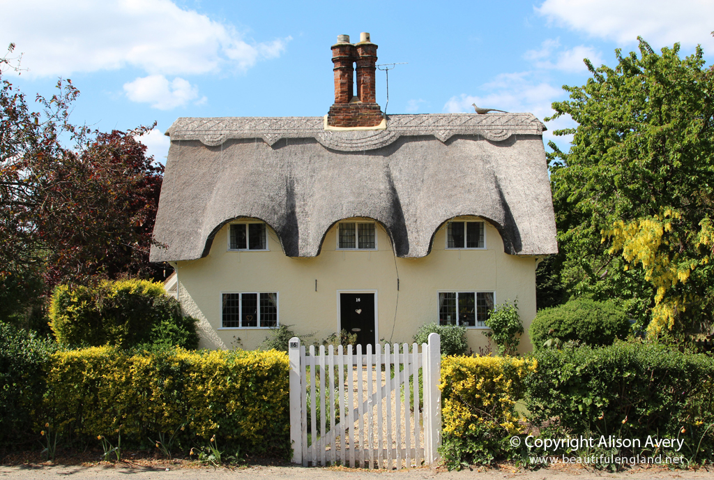 Thatched cottage, Old Warden, Bedfordshire More photograph… Flickr