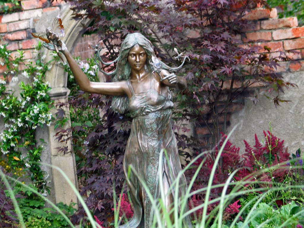 Hampton Court Flower Show July 2004 The Fairy at the B… Flickr