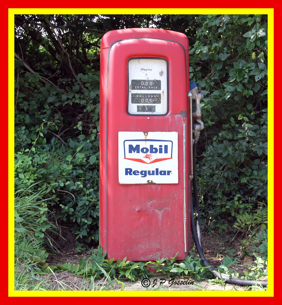 ANTIQUE OLD RETRO MOBIL REGULAR MOBIL GAS PUMP C… Flickr