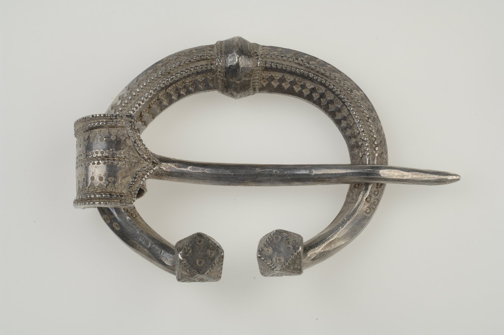 Penannular brooch Penannular brooch. Silver. The brooch is… Flickr