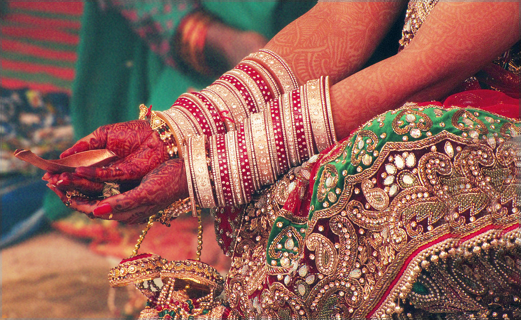 CHUDA North Indian Hindu wedding rituals involve the bride… Flickr