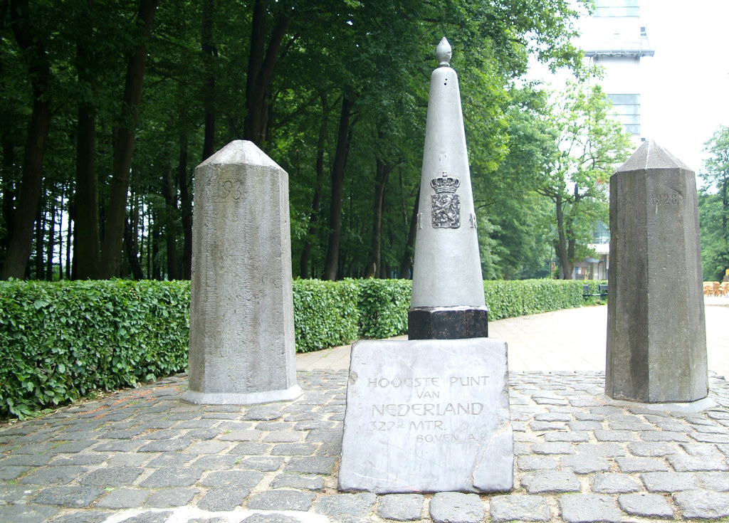 Vaals,Het 3 landen punt 322,50 meter hoog Limburg Nederlan… Flickr