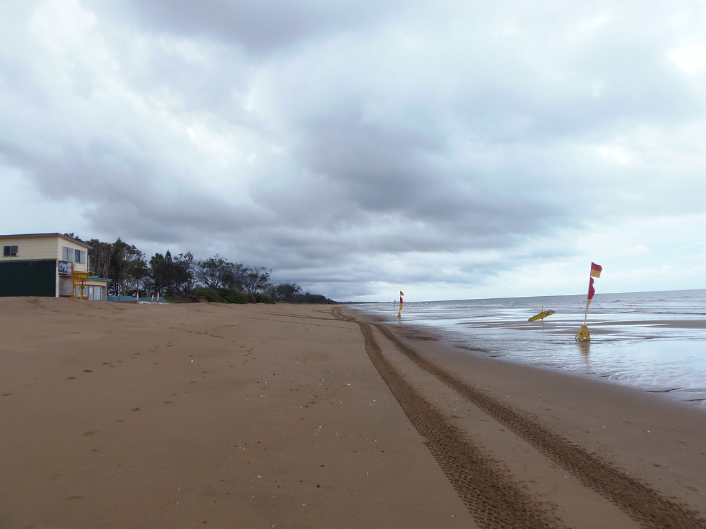 Moore Park Beach Surf Life Saving Club this is low tide … Flickr