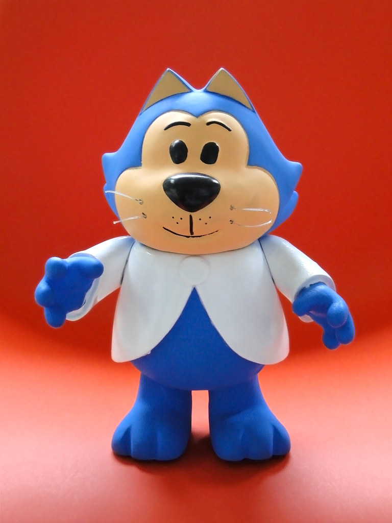 bootleg top cat vinyl figure benny the ball (2011) Flickr