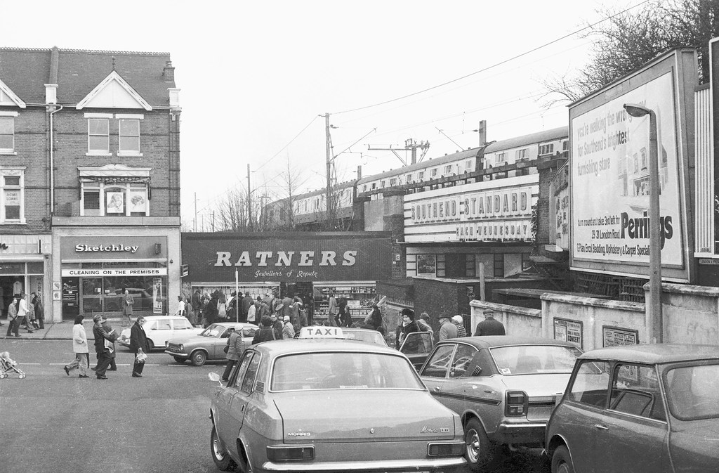 37075 at SouthendonSea 21st February, 1976 Southend Ce… Flickr