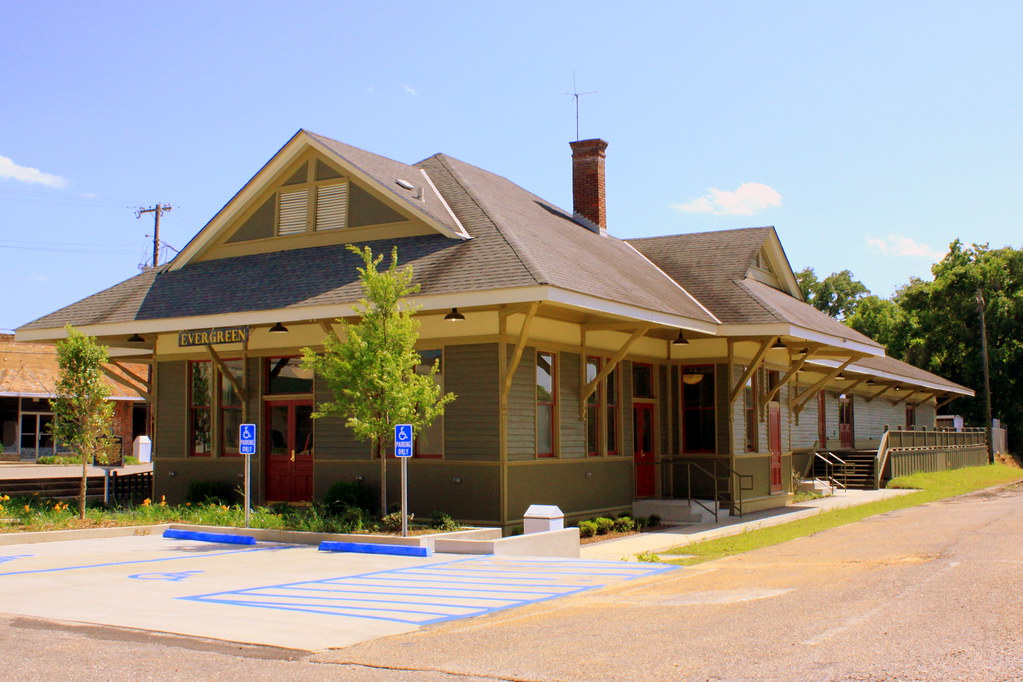 Evergreen, AL L&N Depot Built in 1907. The downtown area o… Flickr