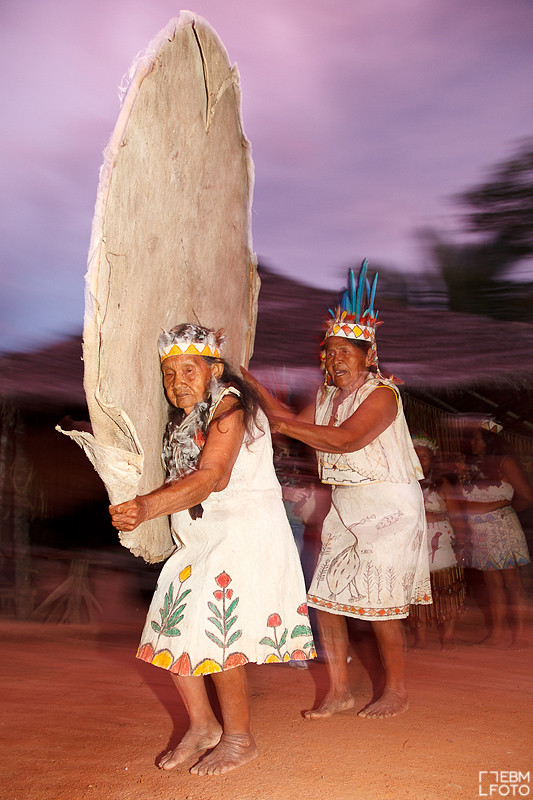 EBM Danza de la tribu Ticuna. Amazonas. Colombia Ancianas… Flickr