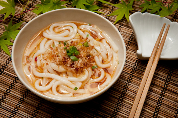 Udon Noodle Soup With bonito flakes and scallion Zha Liang Flickr