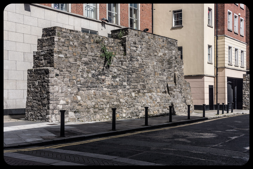 Back Lane Remains Of Old City Wall (Dublin Ireland) Flickr