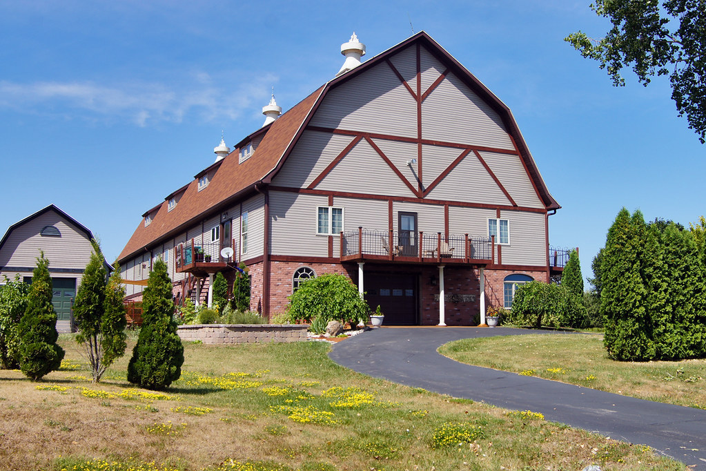 Barn turned into a house, Wisconsin David BARRIE Flickr
