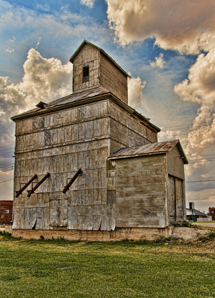 Abandoned Grain Storage Building The old mill in Piedmont,… Flickr