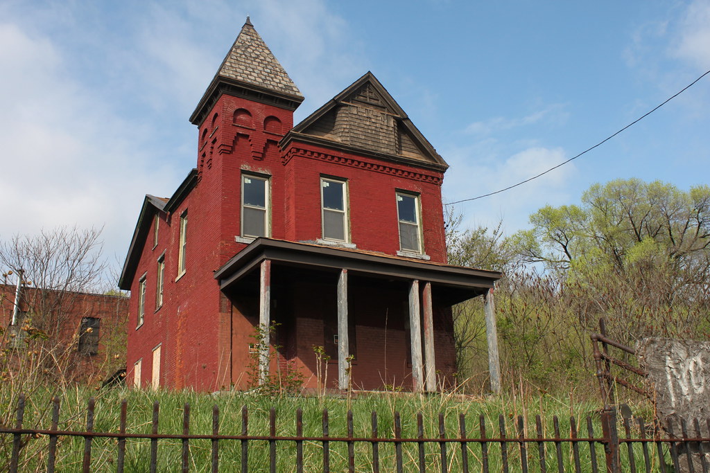 Abandoned House Pittsburgh's Uptown/Bluff neighborhood may… Flickr