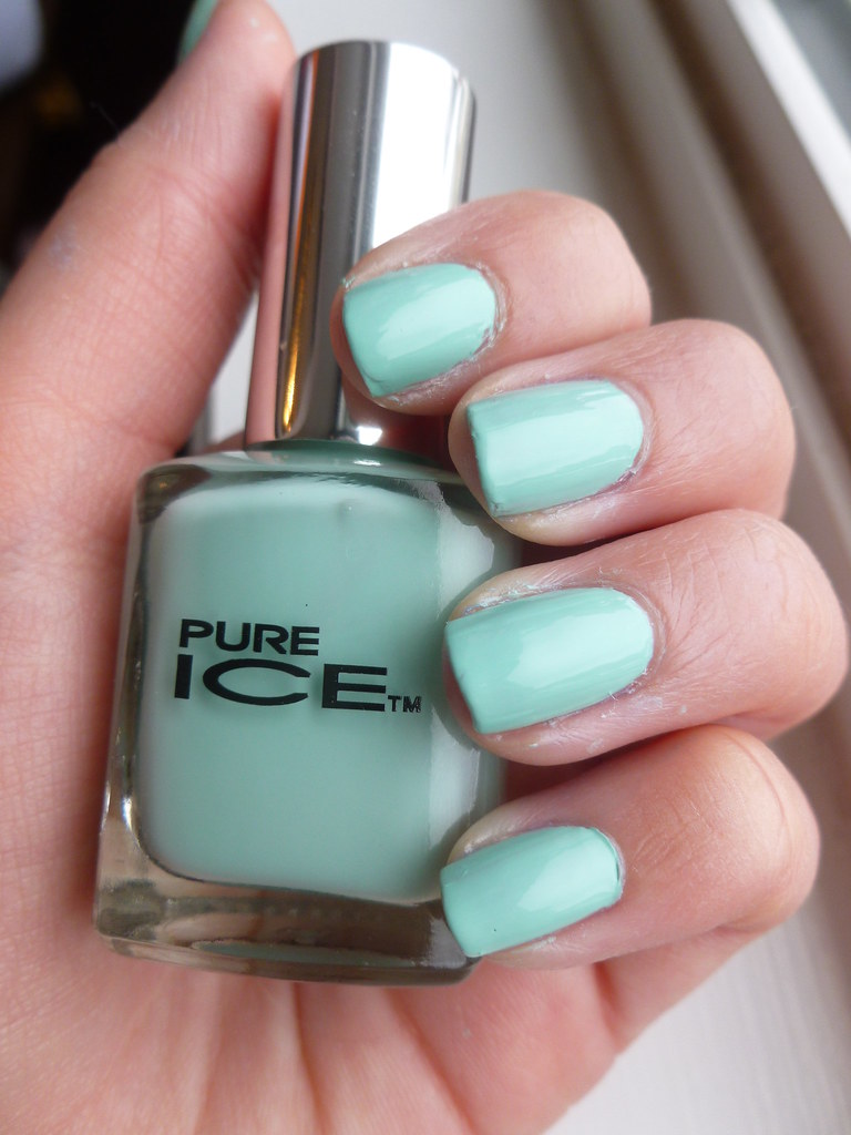 Pure ice Home Run. 2 coats, no top coat. Hana Yamamoto Flickr