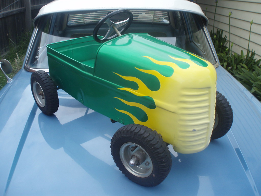 Cyclops Comet pedal car. Tot Rod Green and Gold very pat… Flickr