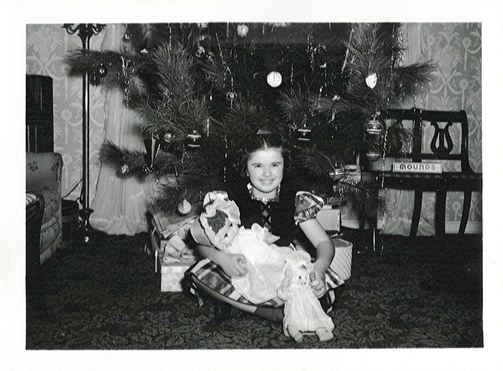 1940 Christmas Scenes 1940 Christmas Haul What a little girl found under the t… Flickr