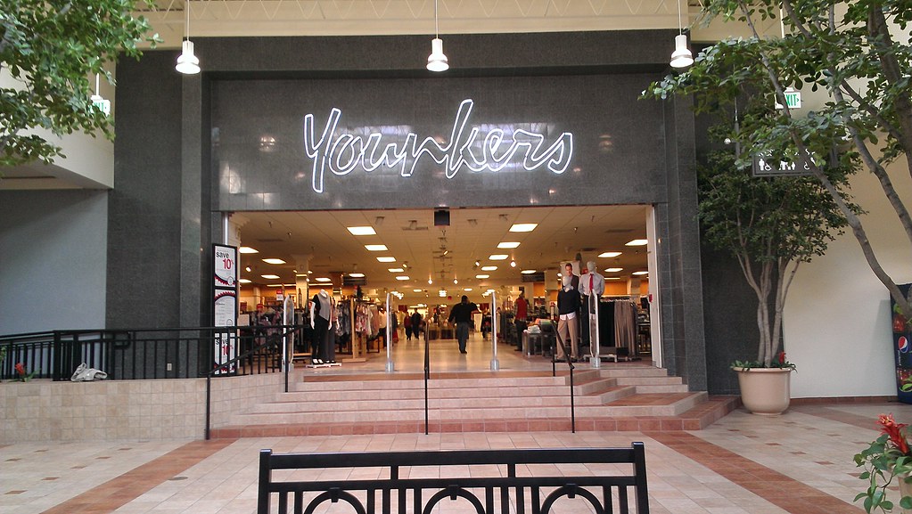 College Square Mall Cedar Falls (Waterloo), Iowa Younk… Flickr