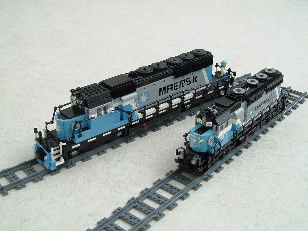 Maersk trains (1) When I built my own 8wide Maersk Flickr