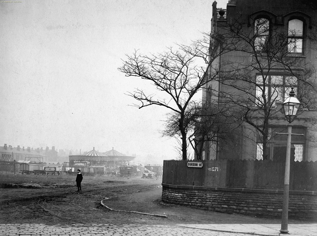Clarendon Road Fairground, 1908 Taken from corner of Curzo… Flickr