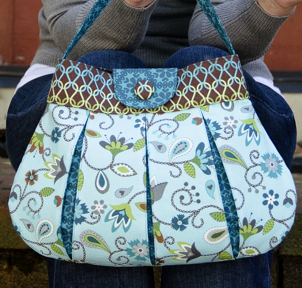 Caitlyn Handbag pattern closeup Reverse pleat handbag, par… Flickr