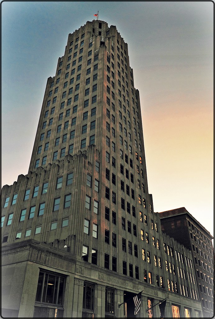A Fort Wayne Landmark The Lincoln Tower in Fort Wayne, Ind… Flickr
