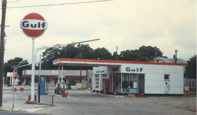 Gulf gas station, San Antonio, 1987 Found this classic 196… Flickr