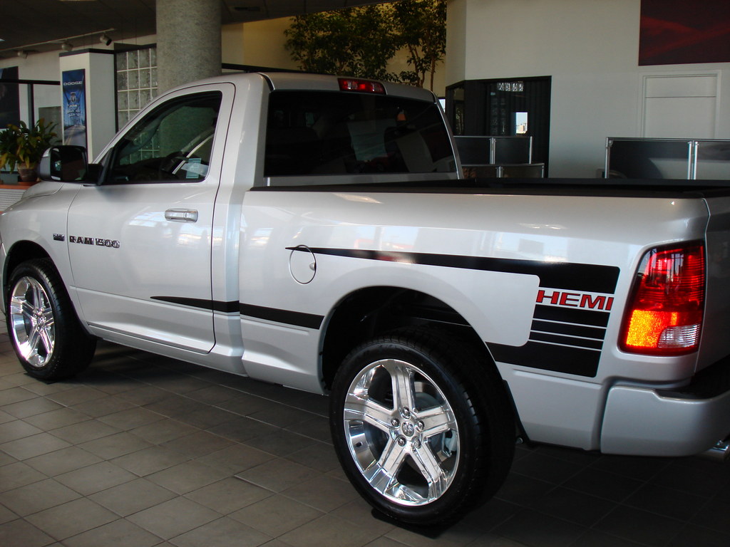 Custom truck pinstriping and vehicle graphics Custom truck… Flickr