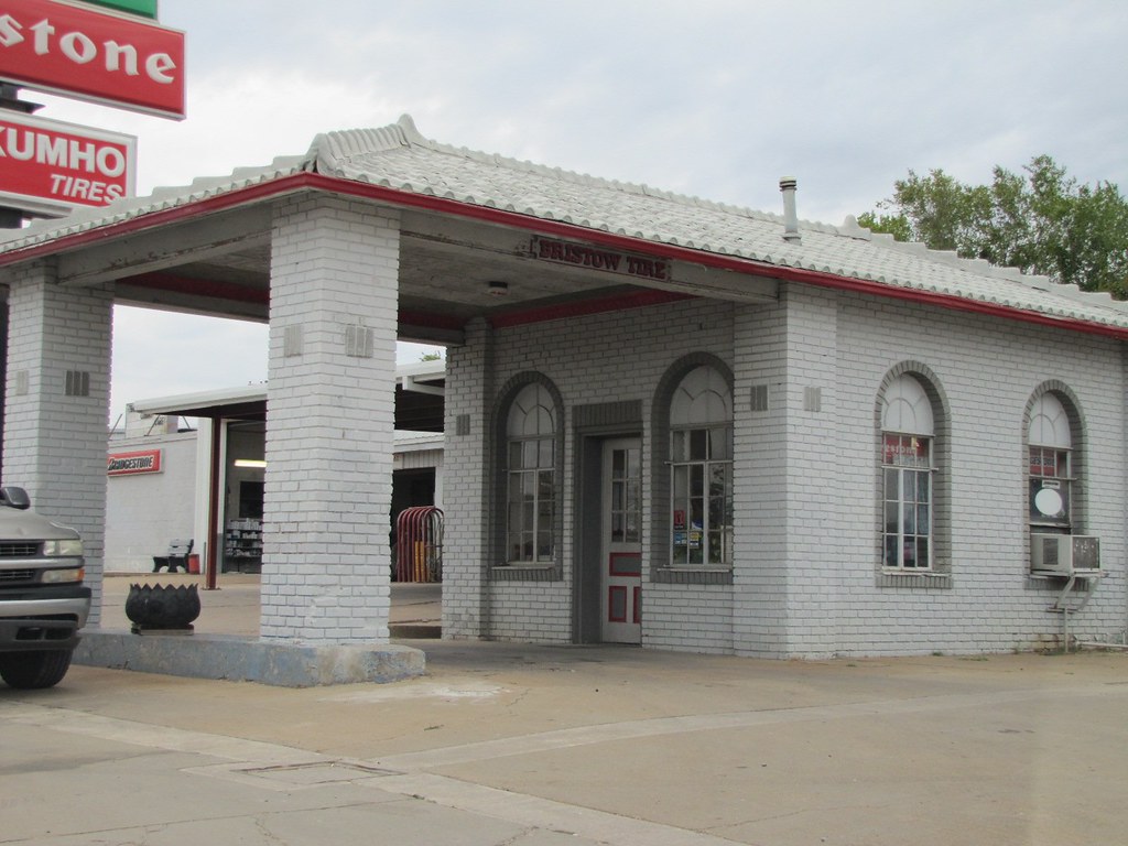 Vintage service station in Bristow. Route 66, Bristow OK. Flickr