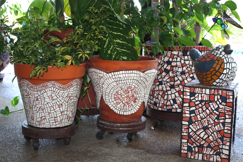 Mosaic Pot grouping Broken china on terracotta pot. The ne… Flickr