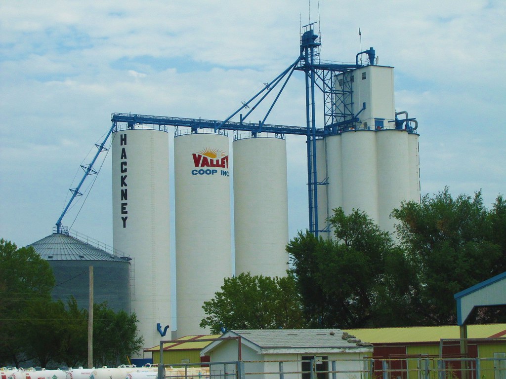 Valley Coop Elevator between Winfield and Arkansas City, K… Flickr