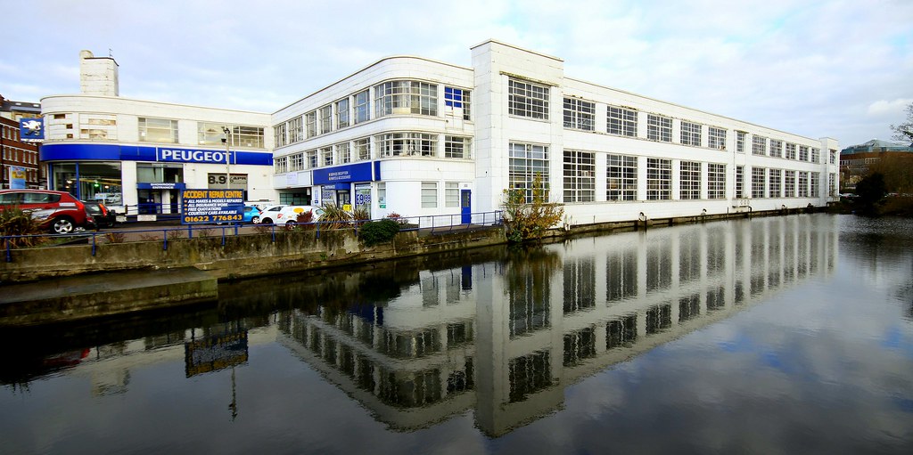 Robins and Day, Maidstone Saw this wonderful building toda… Flickr