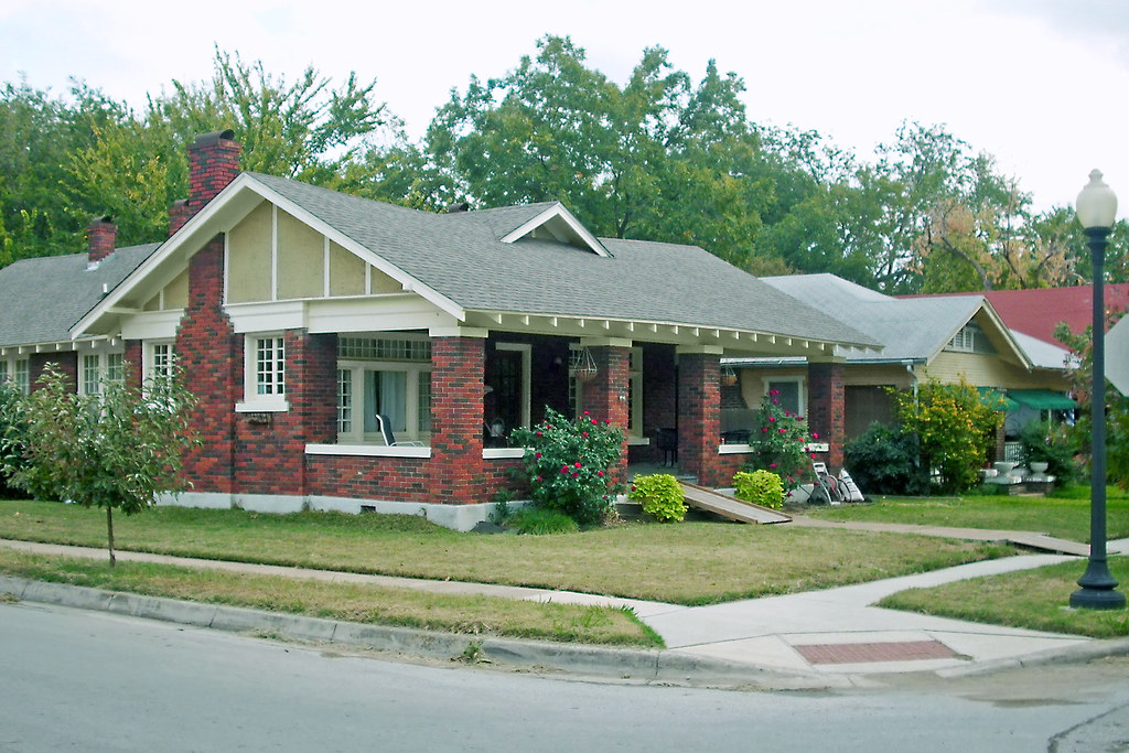 Bungalow, Fairmount Fort Worth A one story bungalow, commo… Flickr