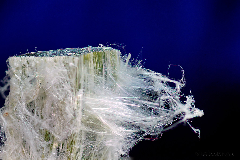 Chrysotile Asbestos Mineral Fibers Another sample of asbes… Flickr