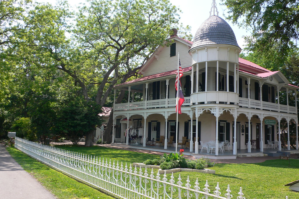 Gruene Historic District, New Braunfels, Texas www.heather… Flickr