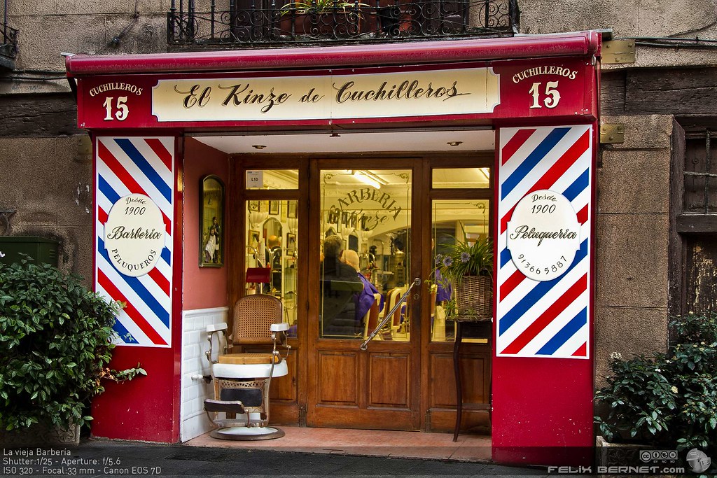 La vieja Barbería En el viejo madrid, cerca del Arco de cu… Flickr