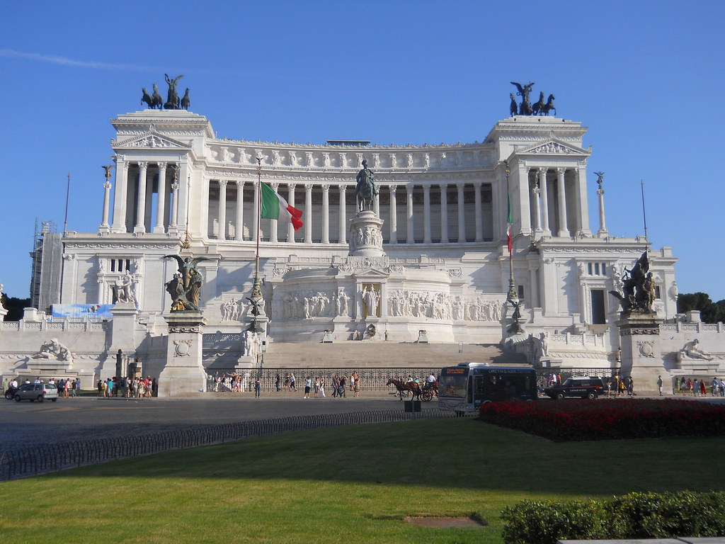 Government building Roma, Italy Andrew Dennison Flickr