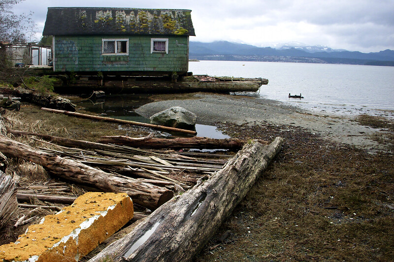 Floathouse ( Malcolm Island, BC, Canada) A house on a flo… Flickr